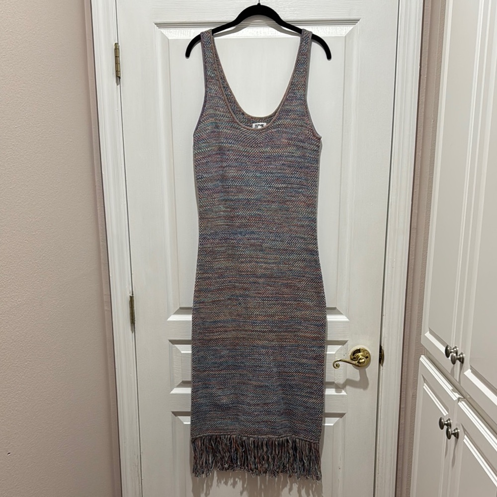 Sleeveless Scoop Neck Sheath Midi Dress